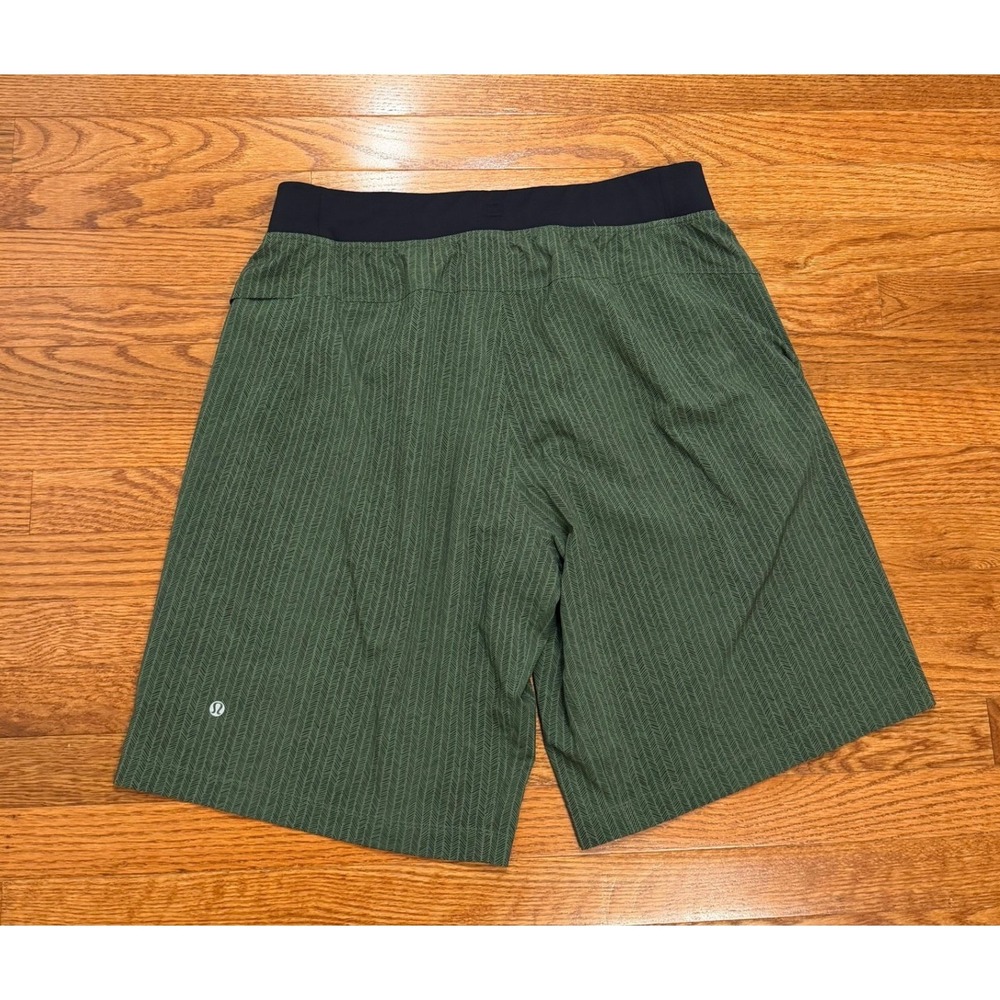 Lululemon Athletic Shorts Mens XL 11" Unlined Green Herringbone Pattern Gym Run